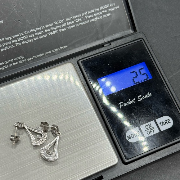 Victorian 14k white gold diamond earrings - Picture 7 of 7